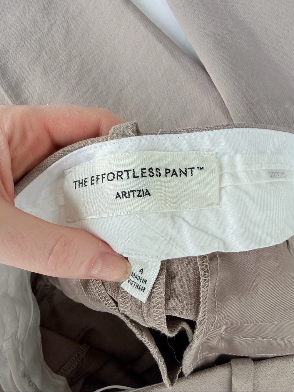 Aritzia Effortless Pant